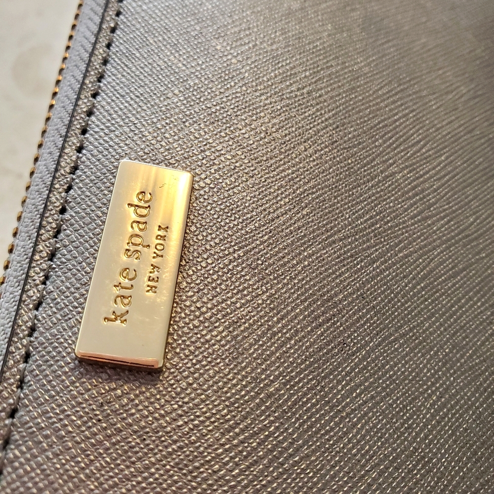 EUC ~Kate Spade Accordian Saffiano Leather Wallet